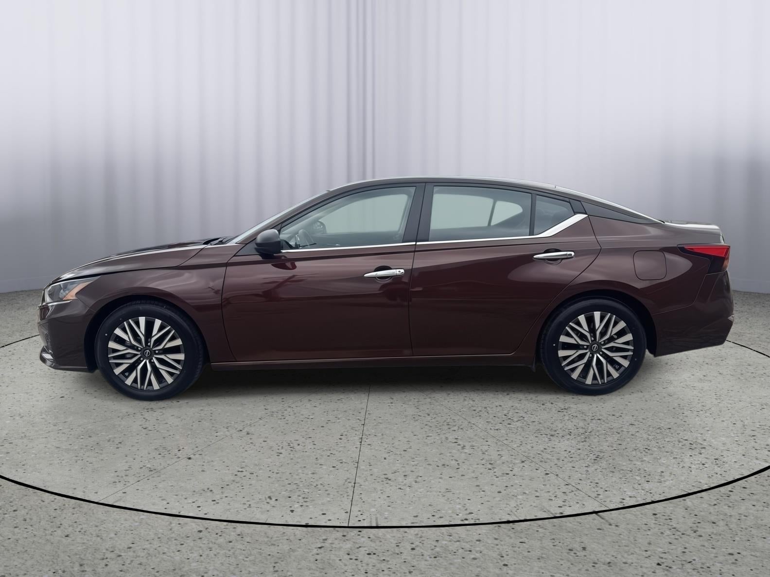 Used 2024 Nissan Altima SV with VIN 1N4BL4DV9RN371385 for sale in Kansas City