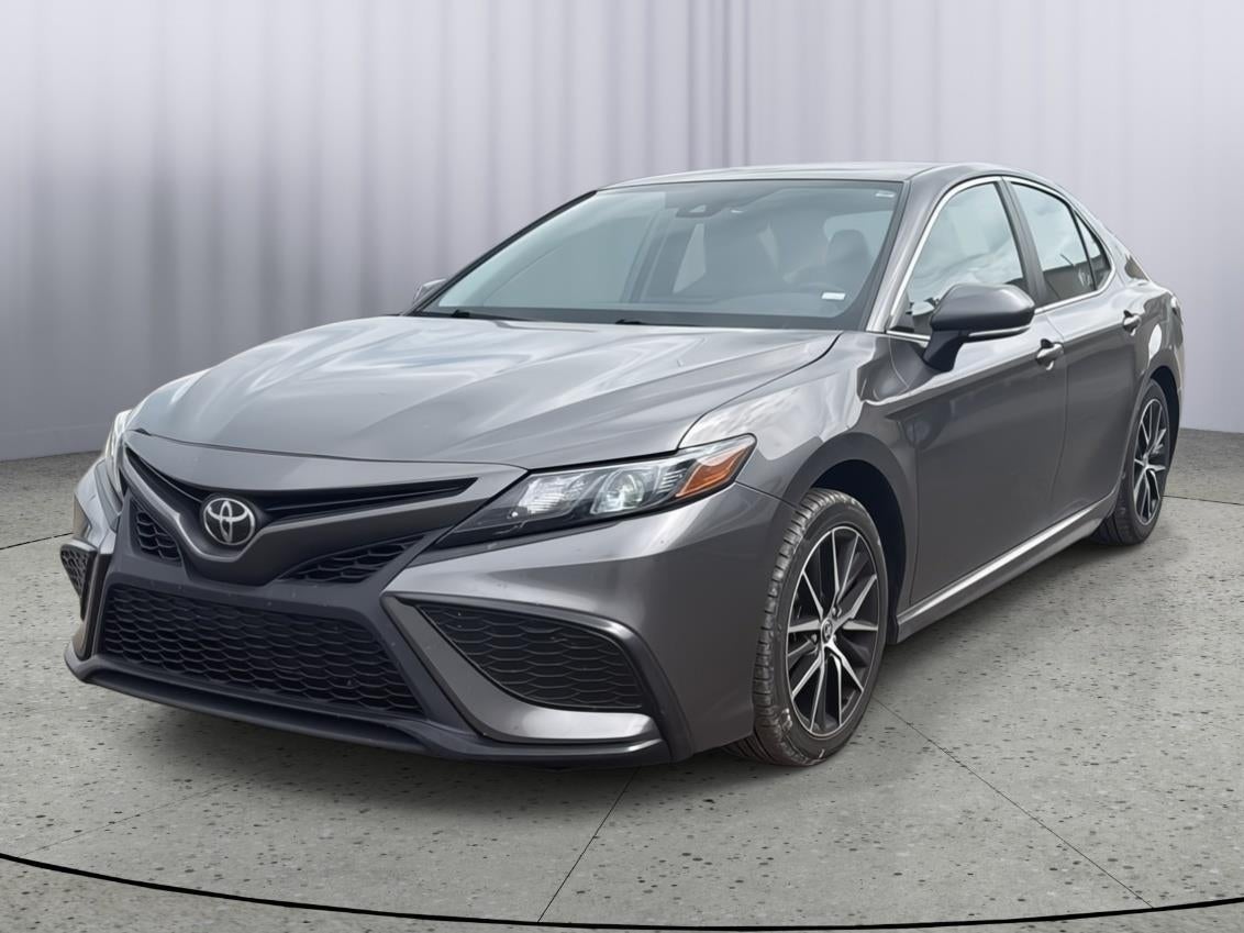 Used 2024 Toyota Camry SE with VIN 4T1G11AK1RU868169 for sale in Kansas City