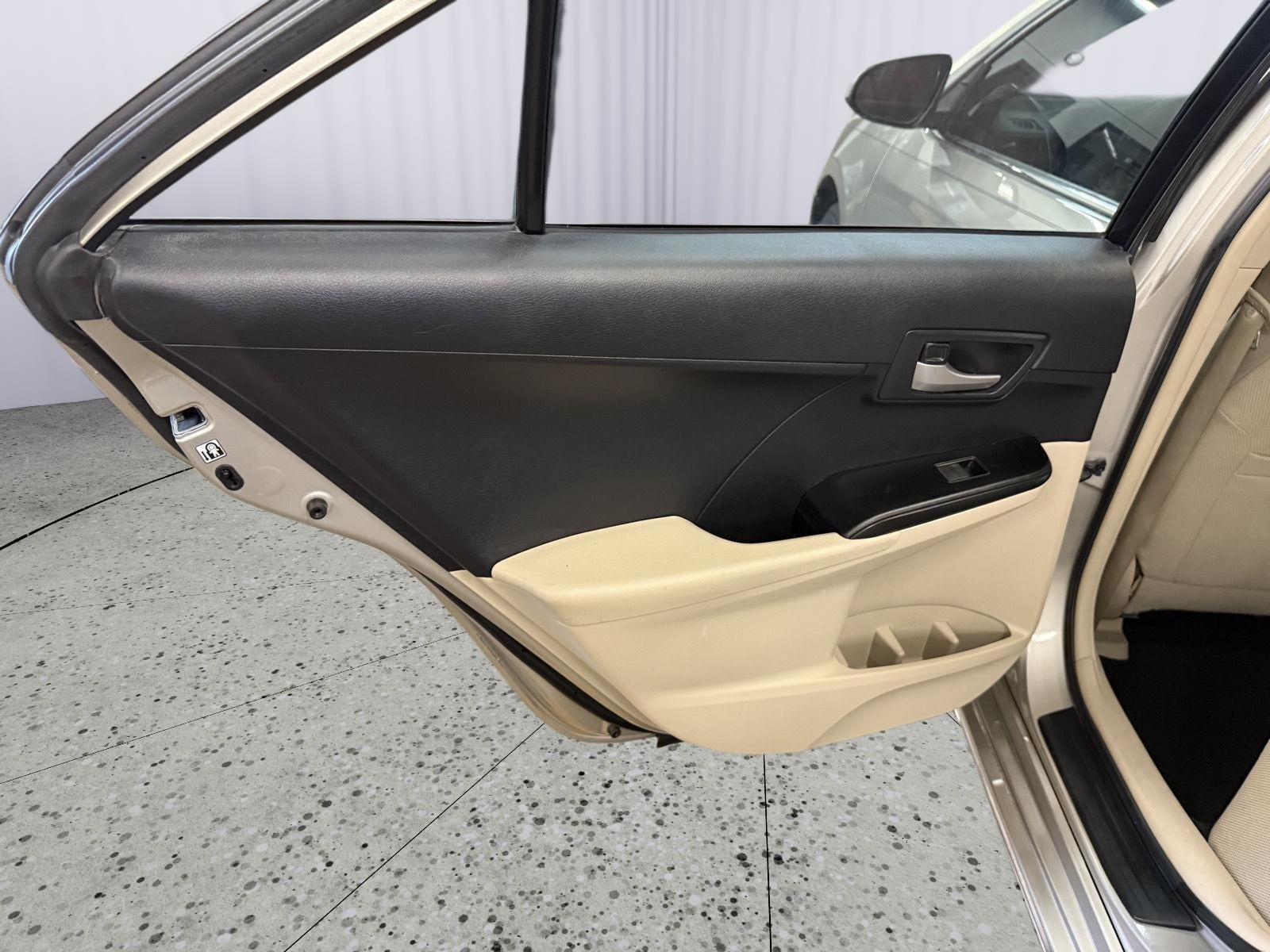 2014 Toyota CAMRY SE