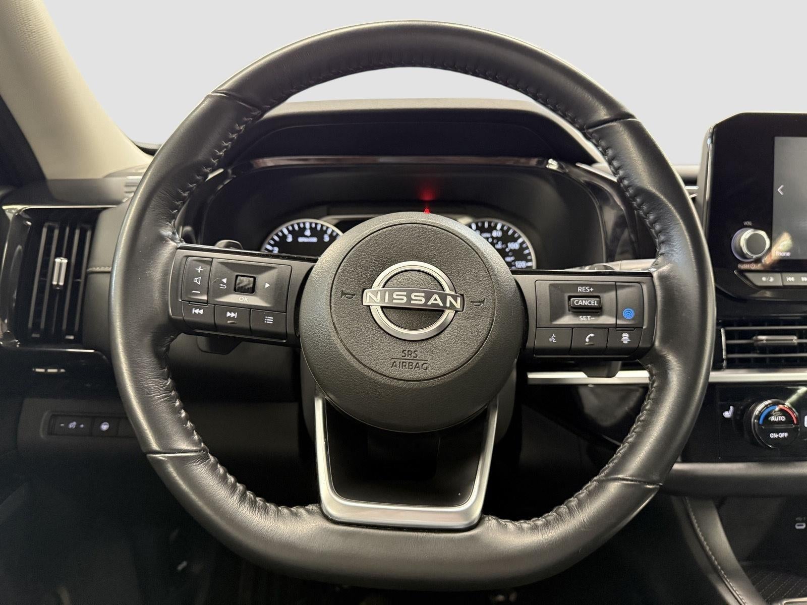 2022 Nissan Pathfinder SV