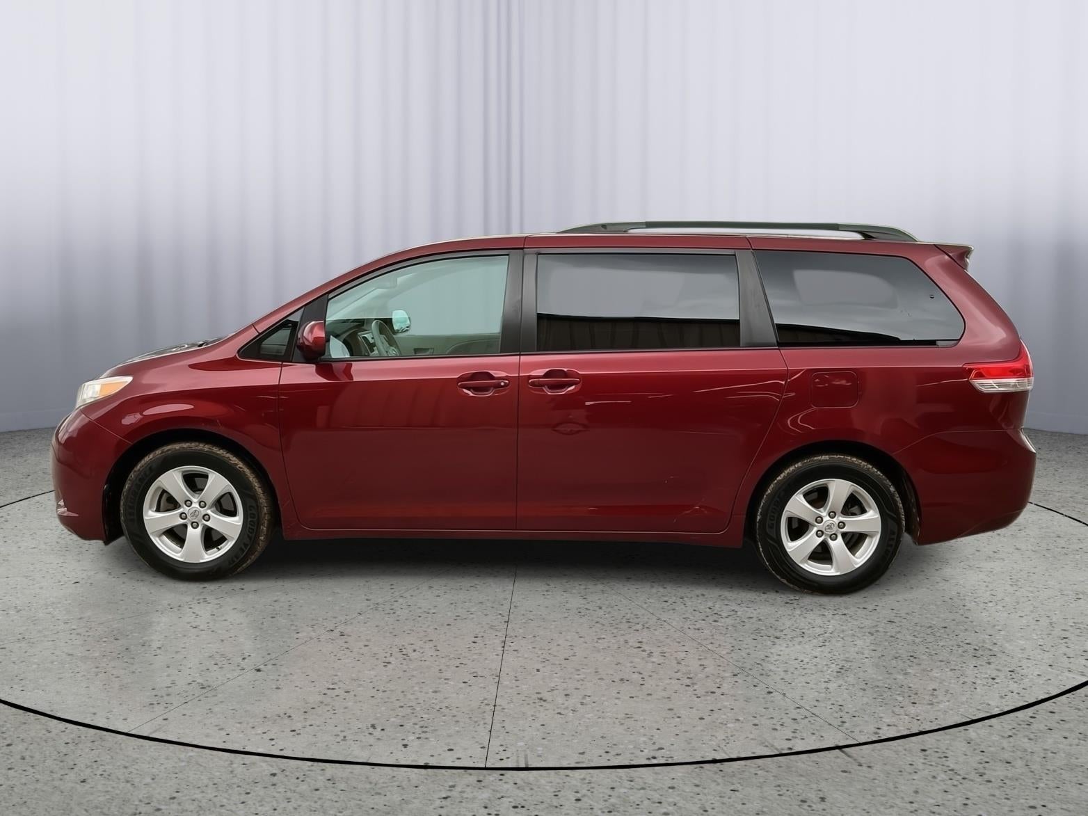 2011 Toyota Sienna LE 7-Passenger