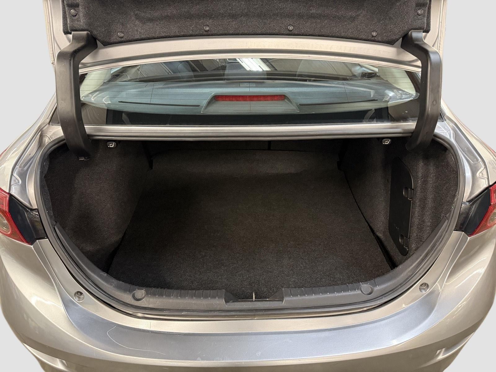 2016 Mazda Mazda3 i Sport