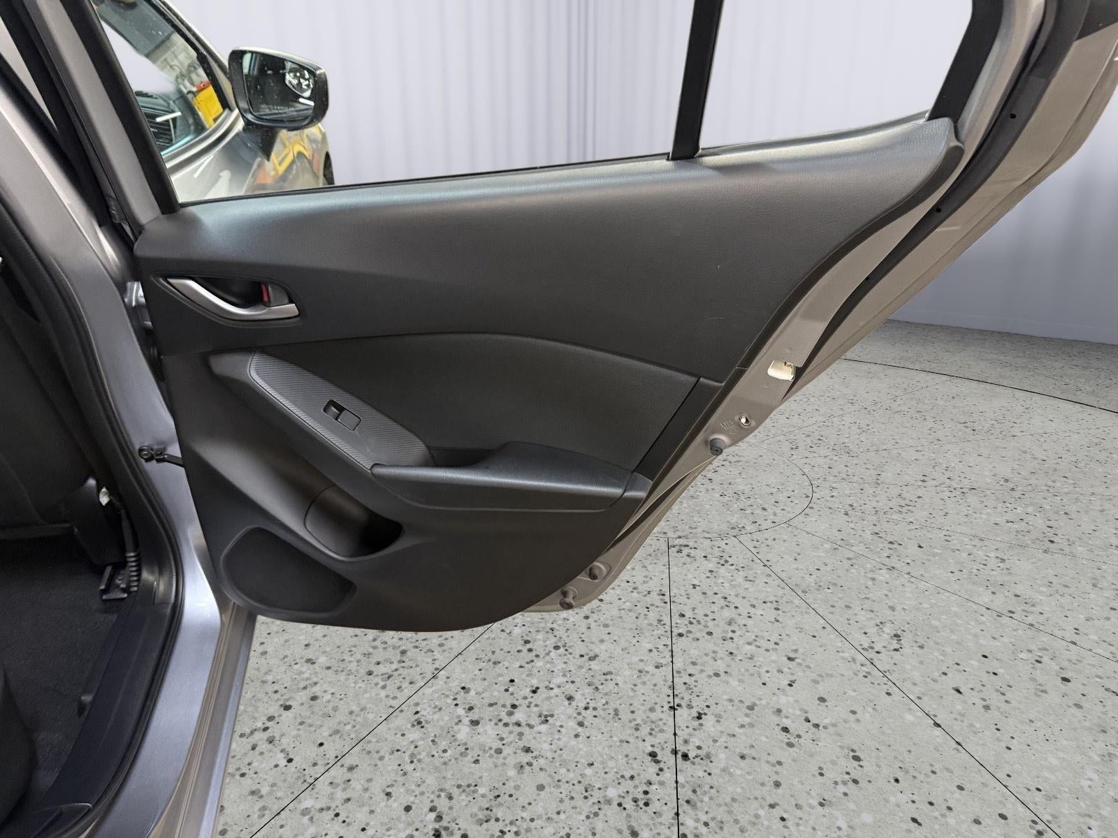 2016 Mazda Mazda3 i Sport