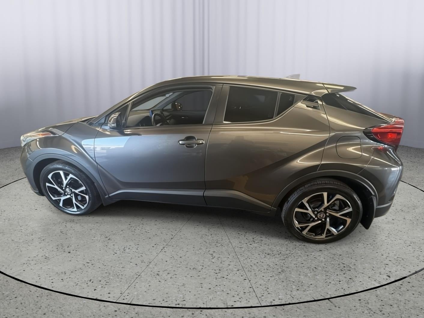 Used 2021 Toyota C-HR XLE with VIN JTNKHMBX5M1099395 for sale in Kansas City