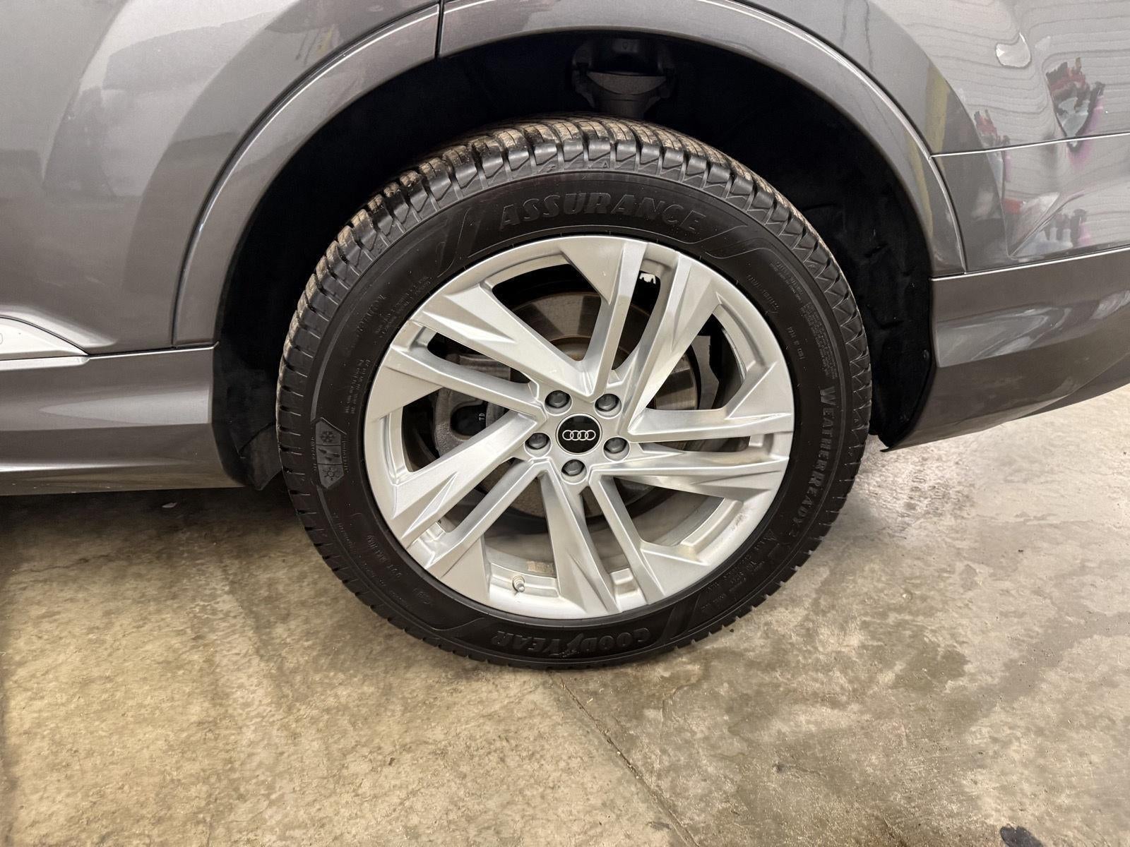 2022 Audi Q7 Premium Plus