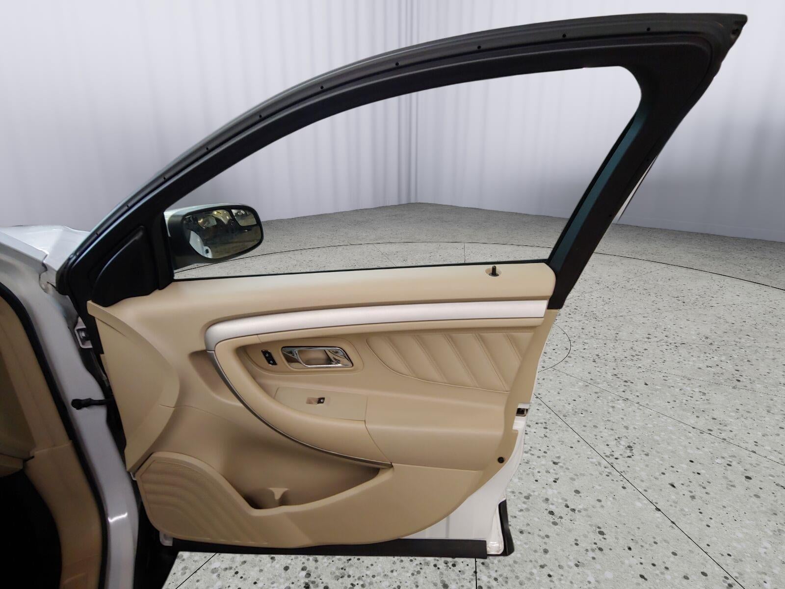 2018 Ford Taurus SEL