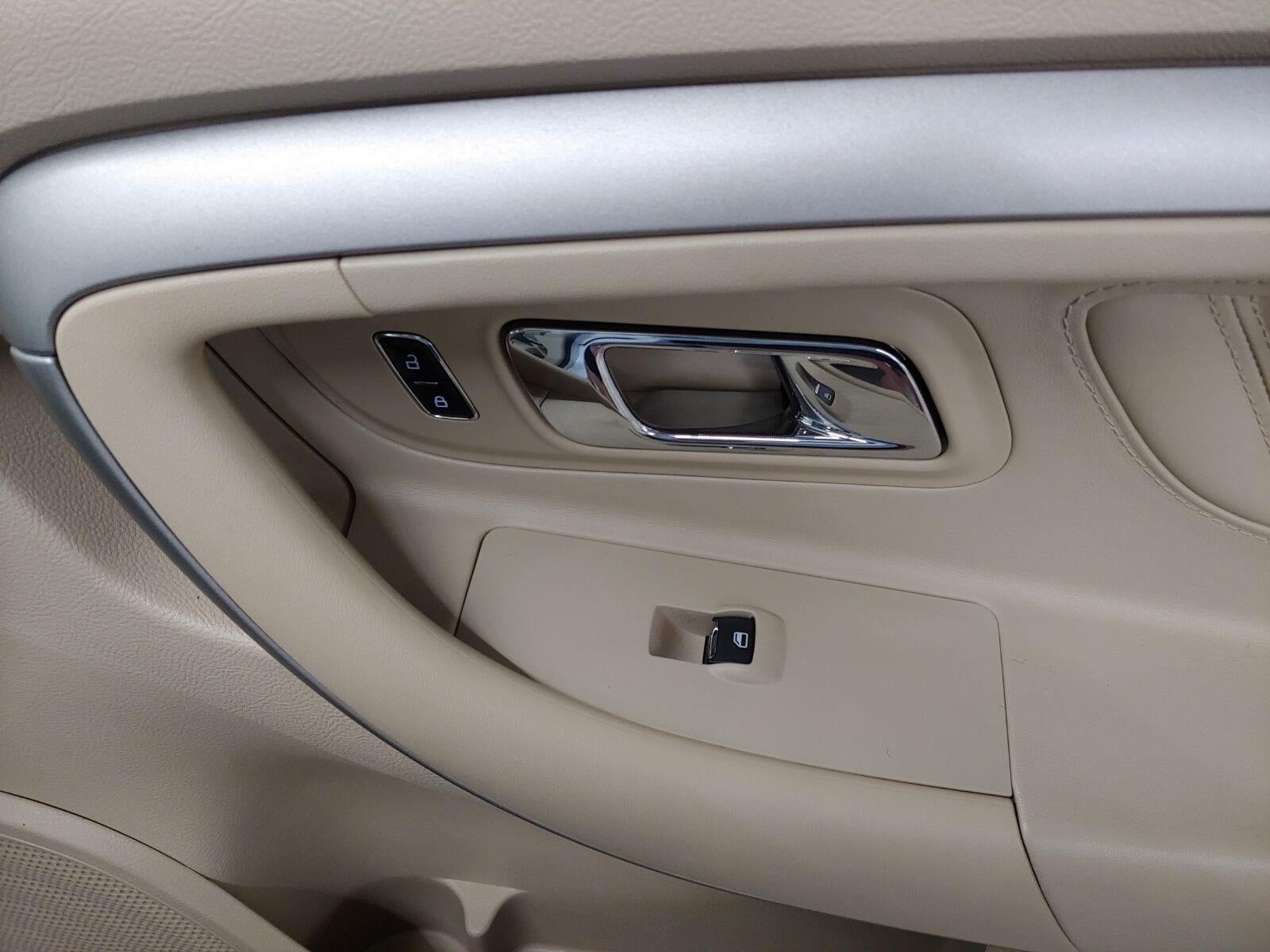 2018 Ford Taurus SEL