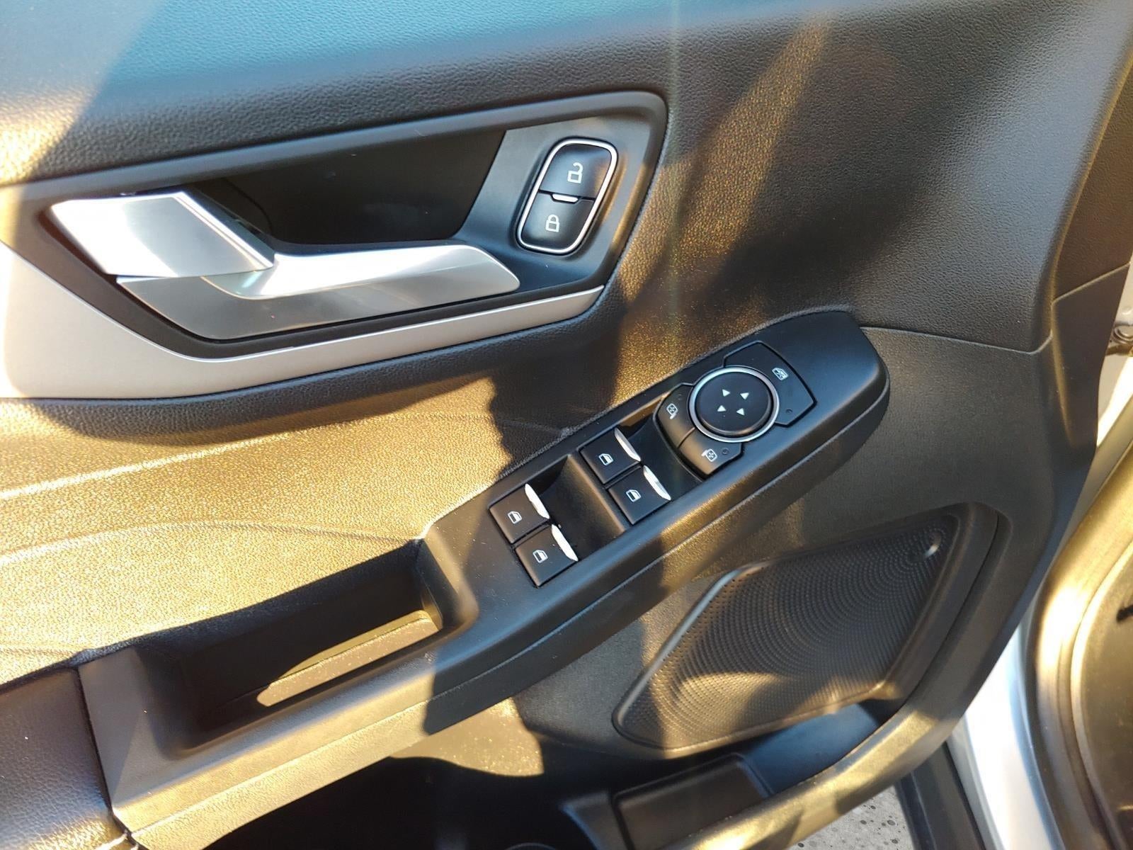 2021 Ford Escape SE Hybrid