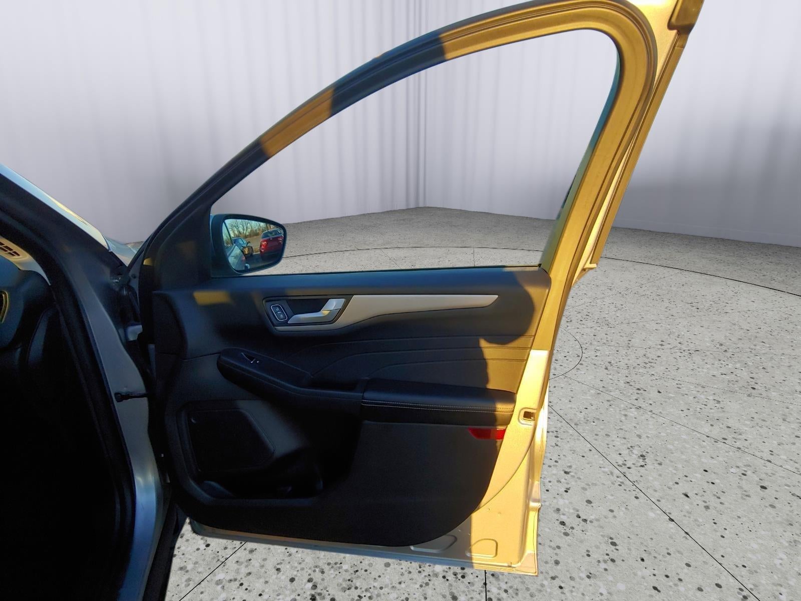 2021 Ford Escape SE Hybrid