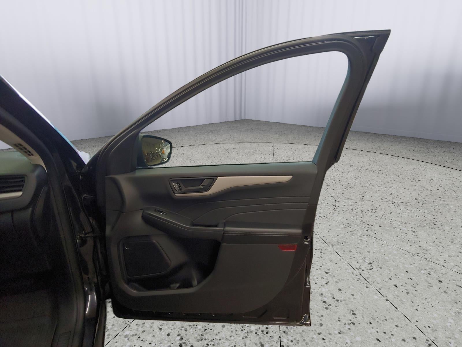 2022 Ford ESCAPE PLUG-IN HYBRID SE Plug-In Hybrid