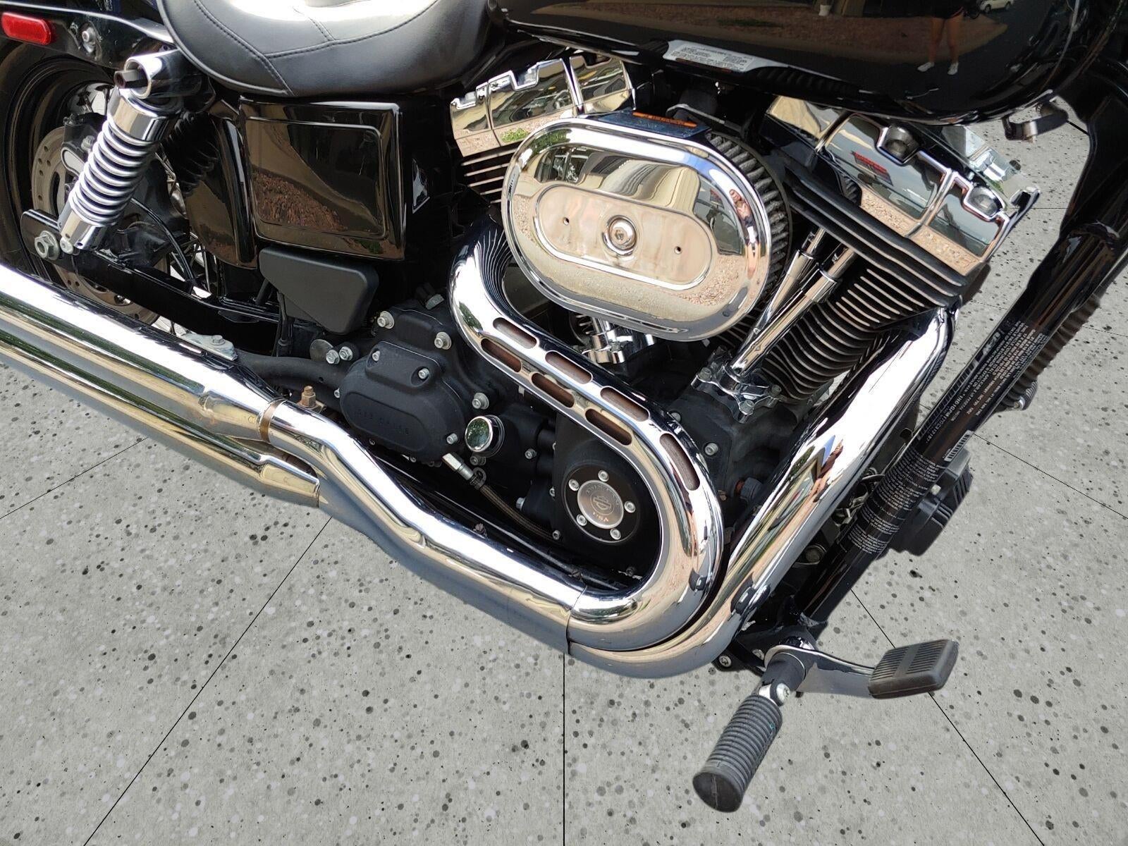 2016 HARLEY-DAVIDSON Dyna Wide Base