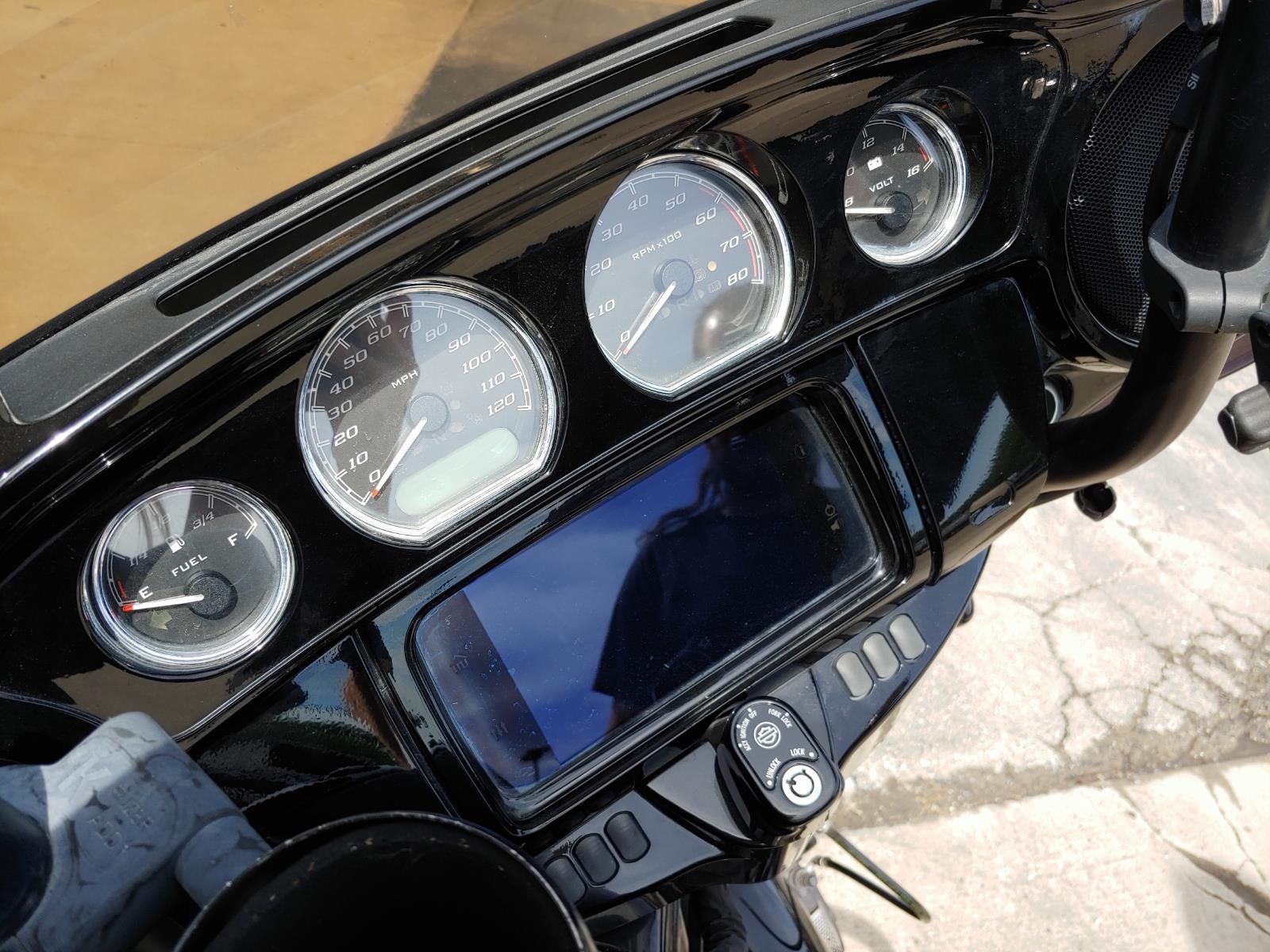 2020 HARLEY-DAVIDSON STREET GLIDE Base