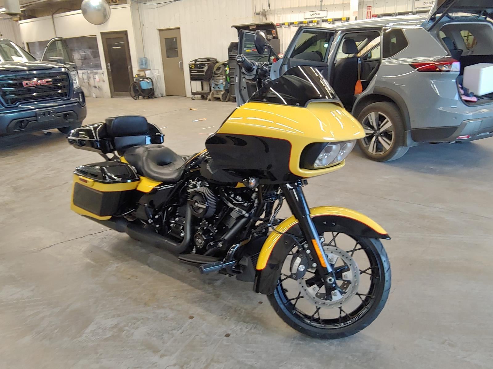 2023 HARLEY-DAVIDSON ROAD GLIDE Base