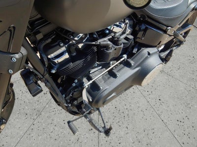 2018 HARLEY-DAVIDSON FXFBS FAT BOB Base