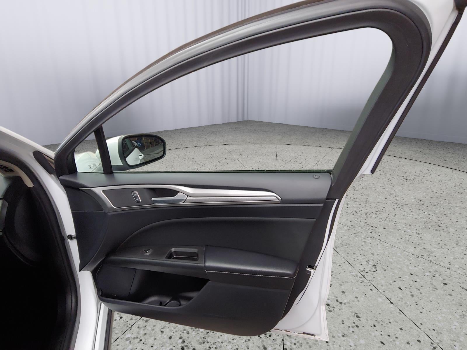 2020 Ford Fusion Hybrid SE