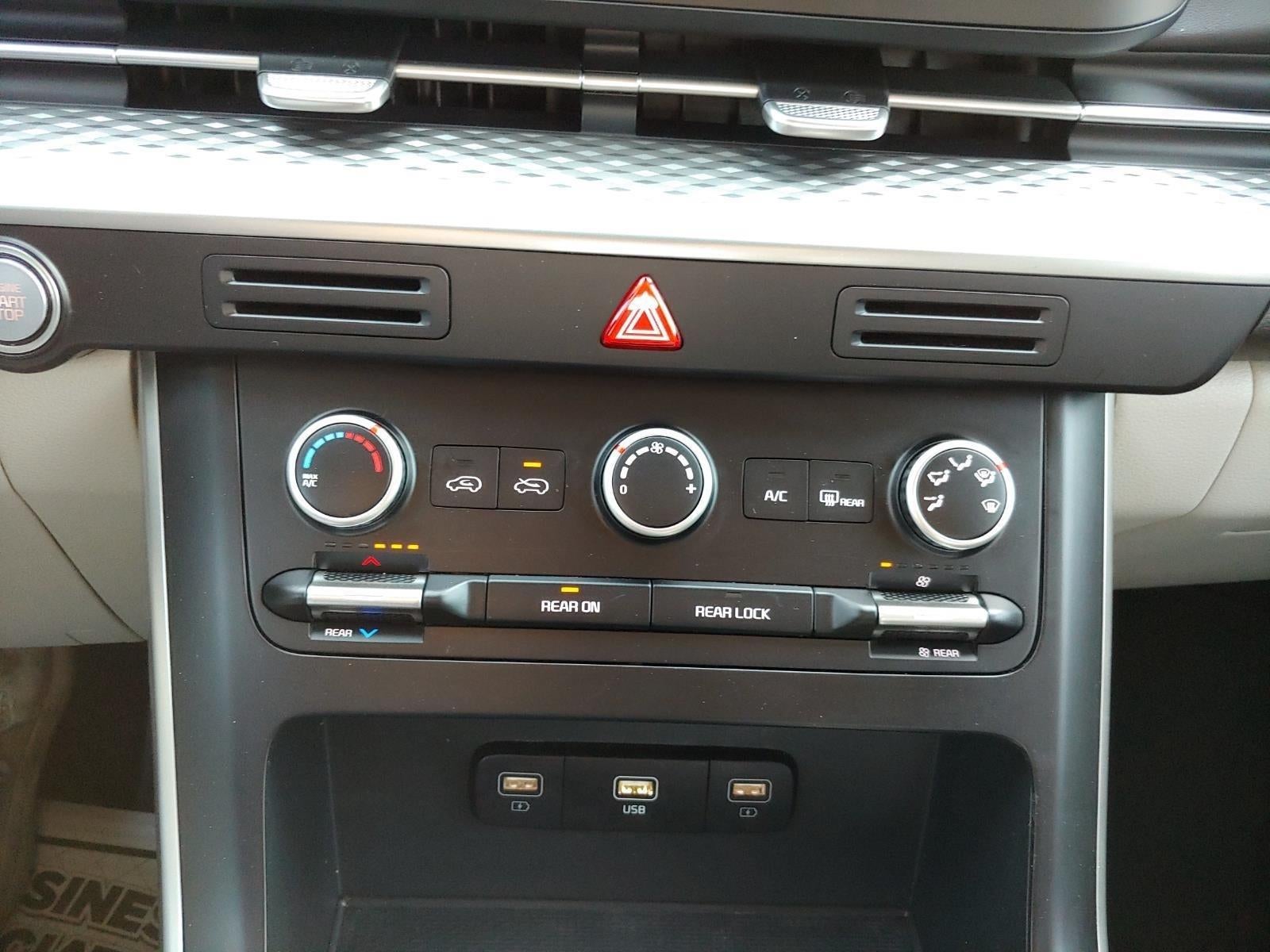 2024 Kia Carnival LX