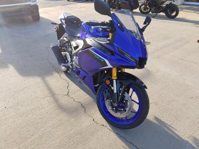 2025 YAMAHA YZF-R3 Base