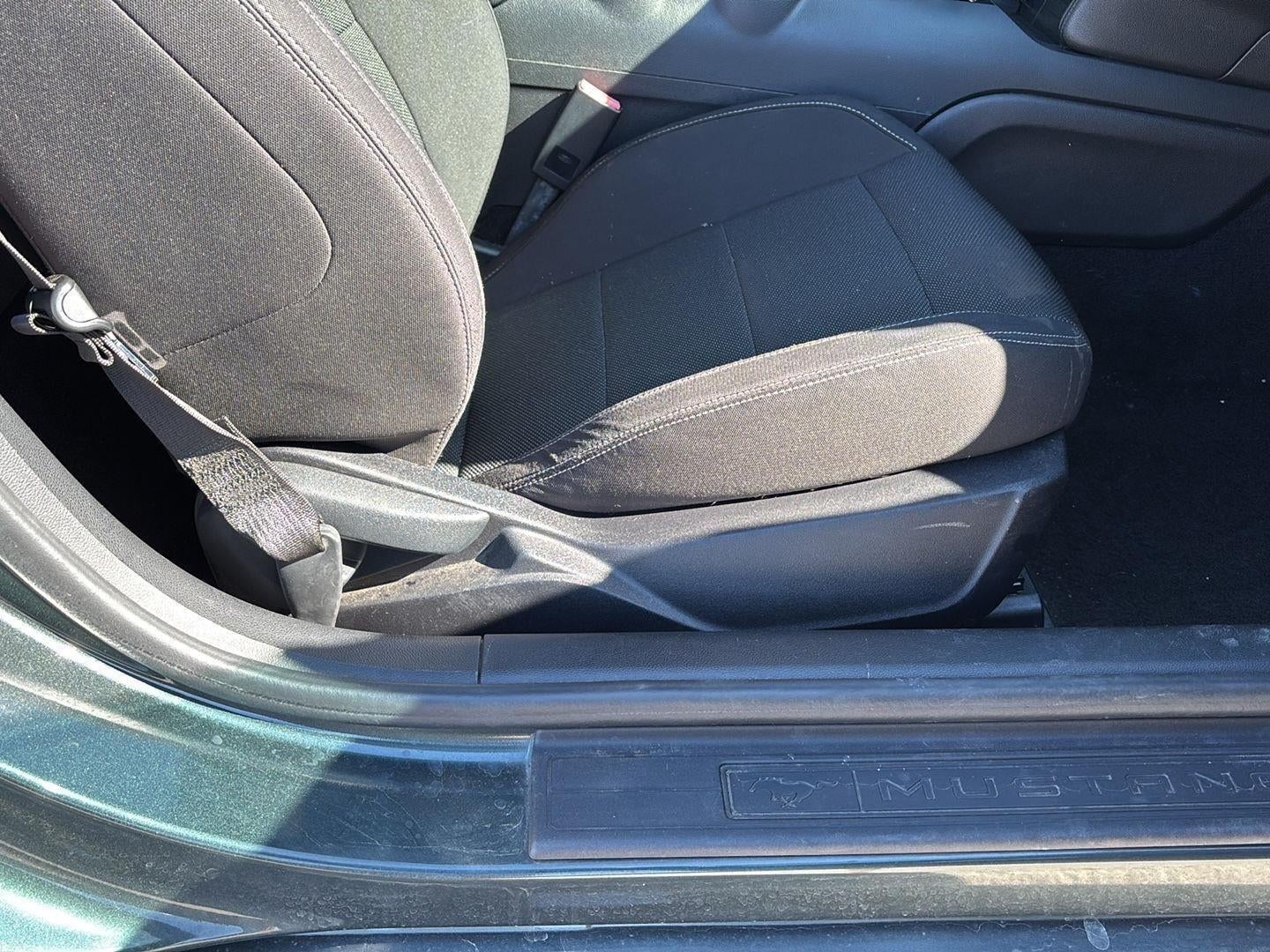 2015 Ford MUSTANG Base