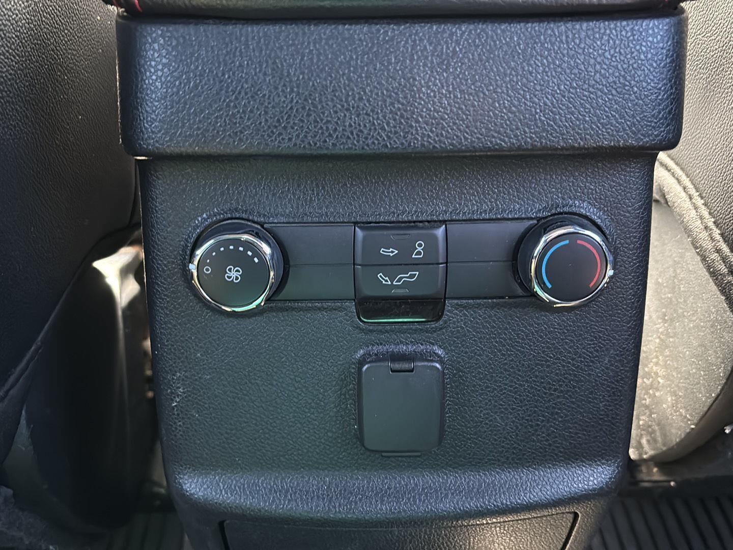 2016 Ford EXPLORER Base