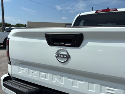 2025 Nissan Frontier SV