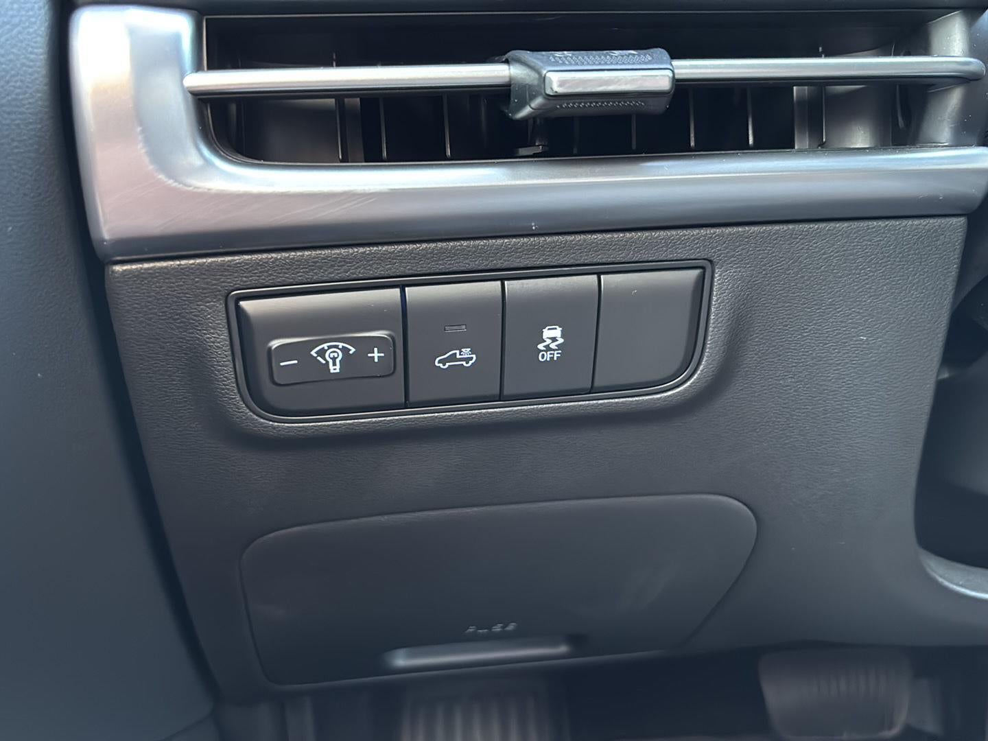 2025 Hyundai Santa Cruz SEL Activity