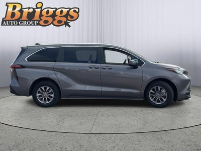 2021 Toyota Sienna LE