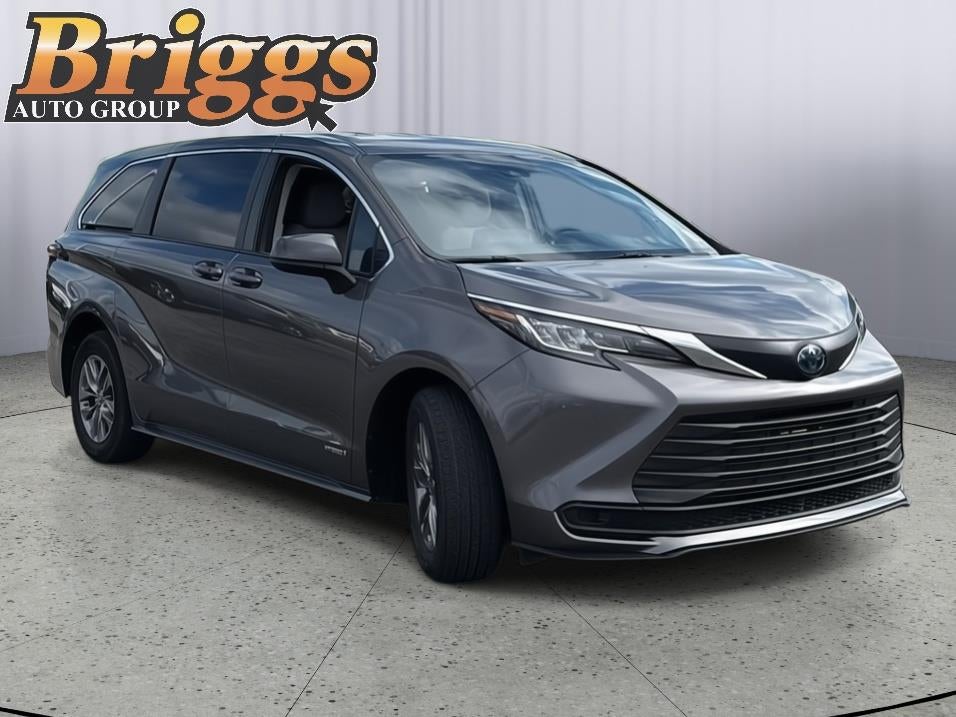 2021 Toyota Sienna LE