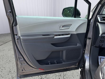 2021 Toyota Sienna LE
