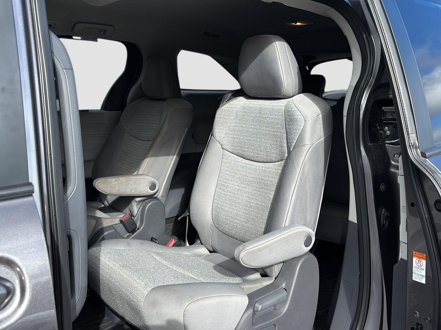 2021 Toyota Sienna LE