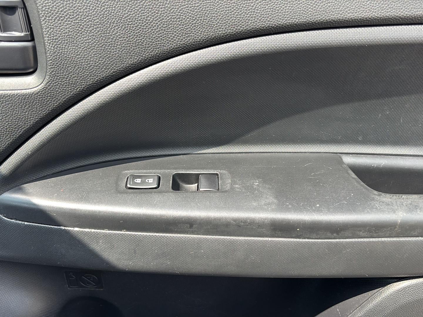 2022 Mitsubishi Mirage ES